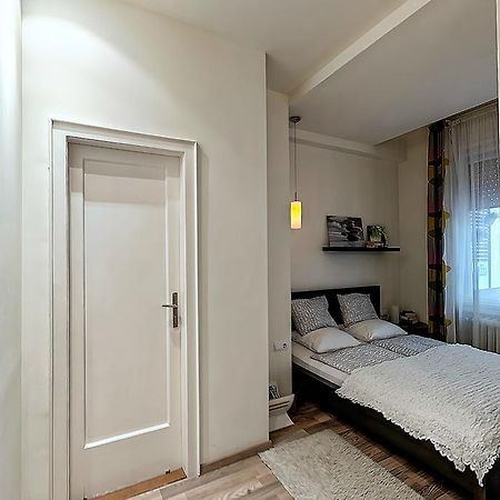 דירות בודפשט Centerstudio With Balcony In Downtown מראה חיצוני תמונה