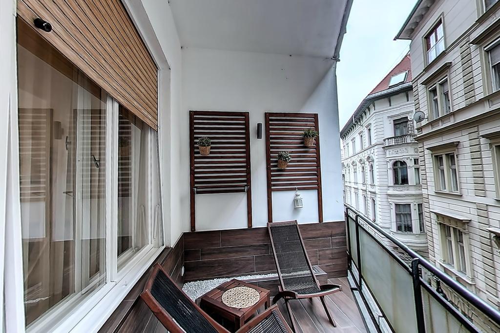 דירות בודפשט Centerstudio With Balcony In Downtown מראה חיצוני תמונה